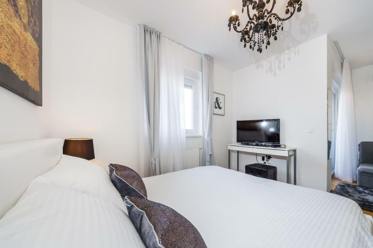 Studio Apartment K & K With Free Garage Zadar Ngoại thất bức ảnh